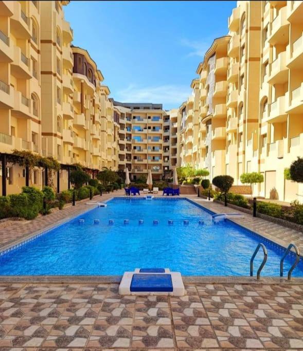 Sunny Studio With 3 Swimming Pools Florenza Hurghada Apartment Luaran gambar